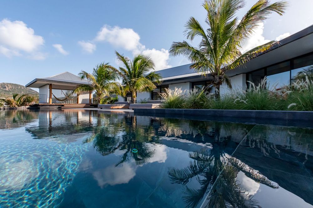 Valentina Contemporary new villa in Pointe Milou