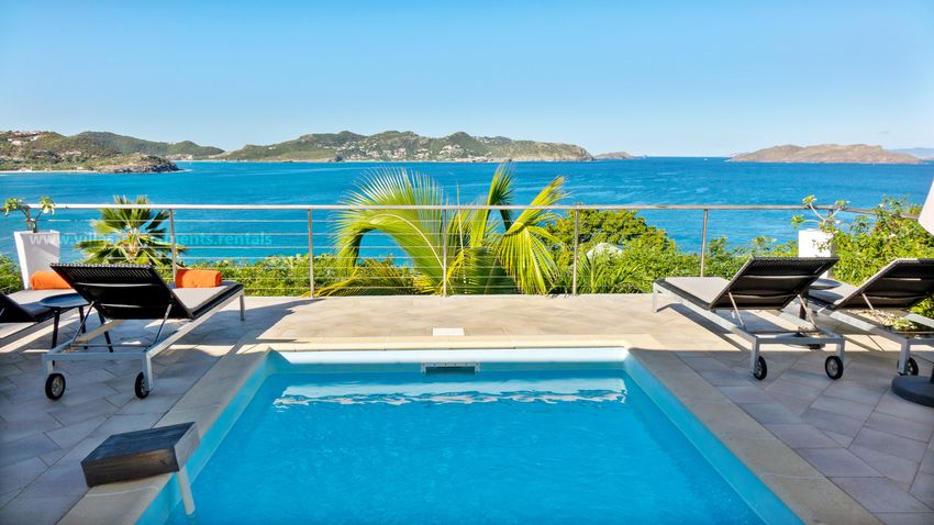Villas for Rent St Barthelemy, Overlooking ocean and located in a peaceful area of St Barts